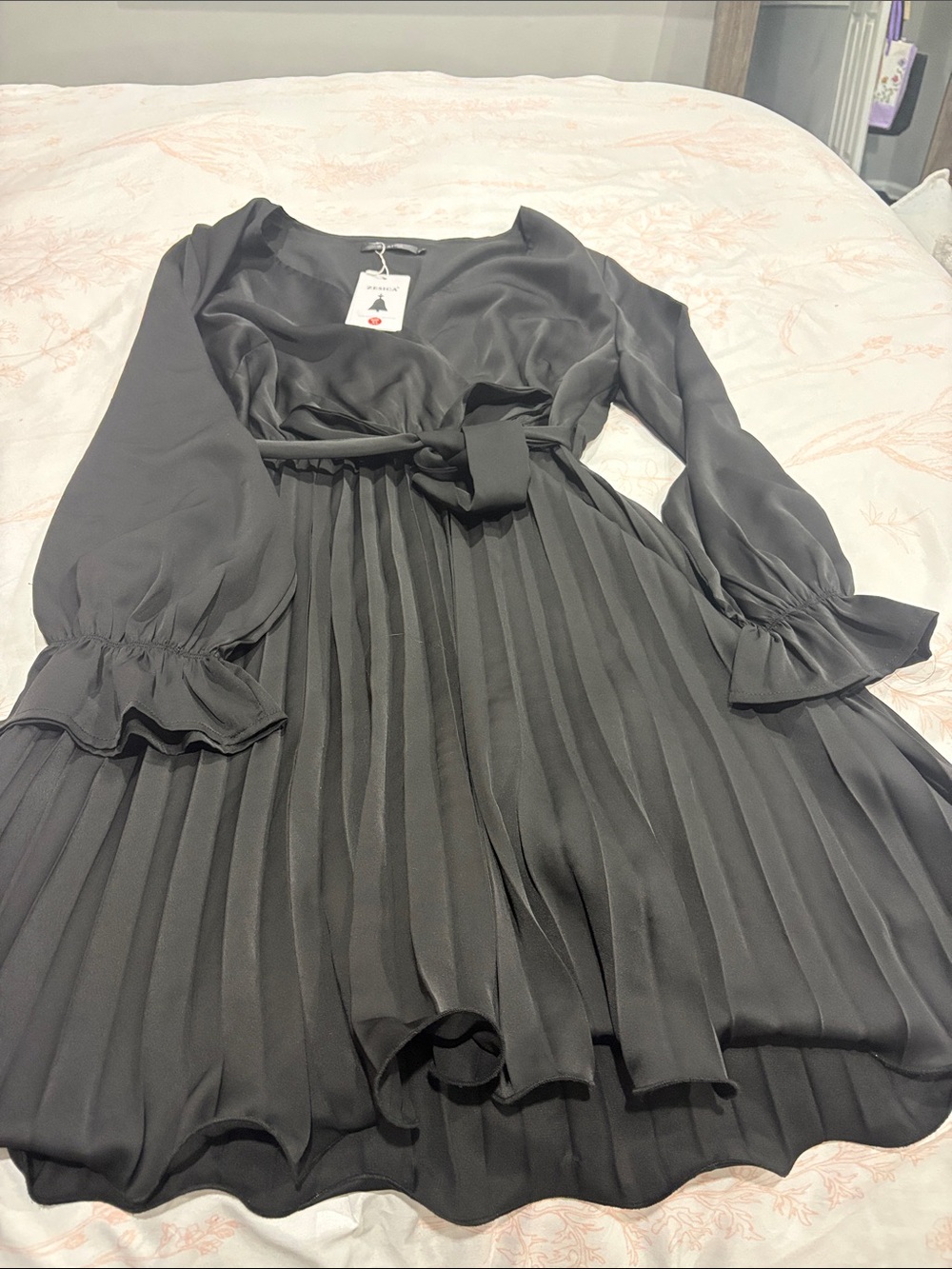 Black Pleated Long-Sleeve Tie-Waist Dress
